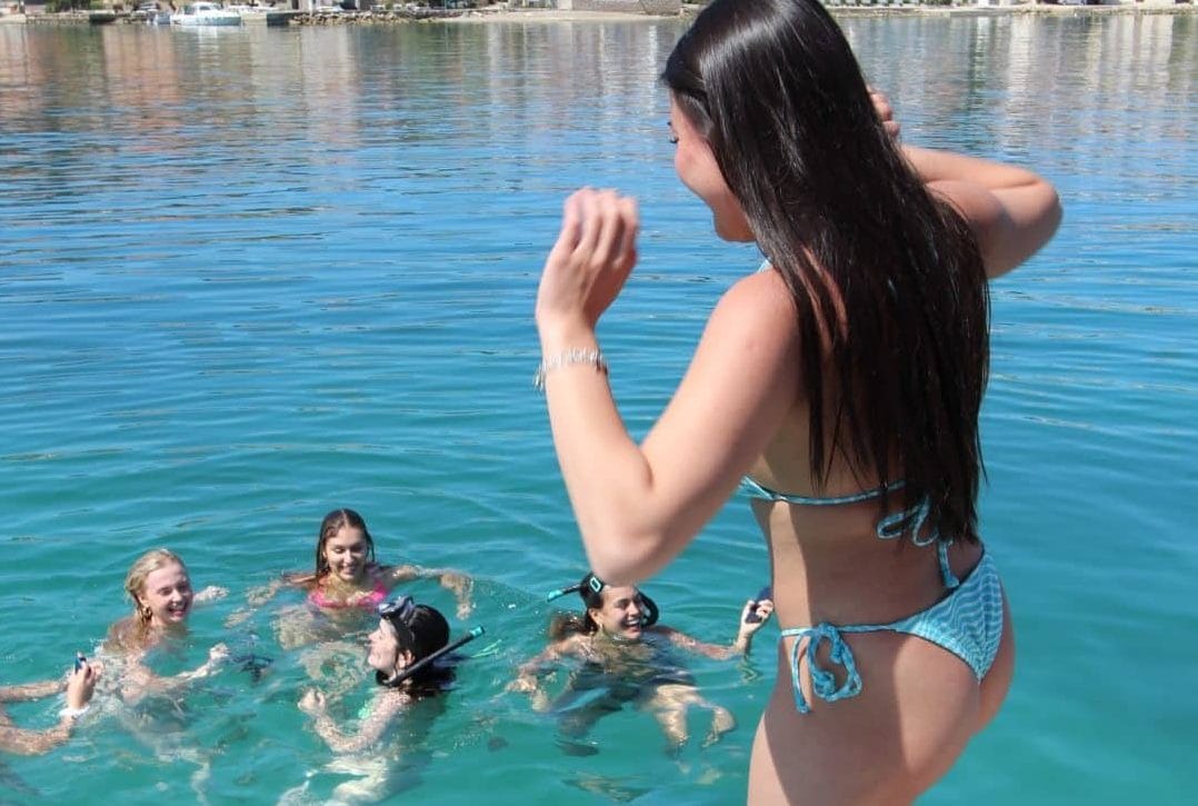 Relaxation in the Turquoise Bay